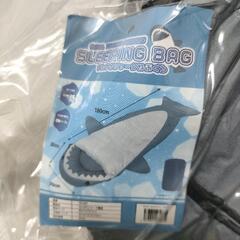 ひんやりシャーク寝袋の画像