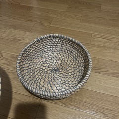 籠入れ物の画像