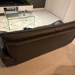 ダ－クグレー　レザーソファーの画像