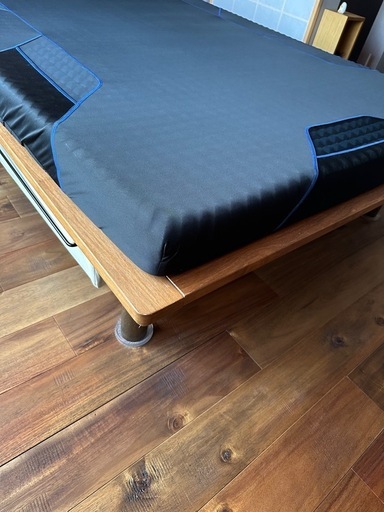 西川 エアーsi セミダブル ベッドマットレスと無印のベッドフレーム