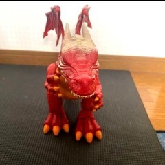 赤いドラゴン型フィギュア 約30cmの画像