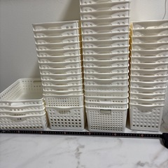 収納ケース　収納ボックス　多数の画像