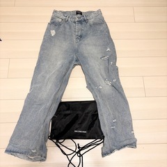 バレンシアガ BALENCIAGA ダメージデニム　ジーンズ　デストロイ　クラッシュ　ブルー　青色　並行輸入品の画像