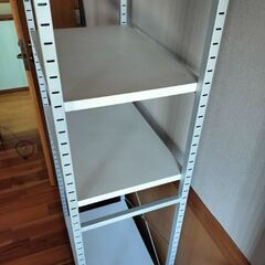 白✕銀色　スチールラック　4段の画像