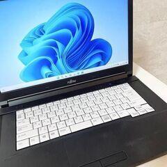 【最新Windows 11】７月分⑨ HDD320GB メモリ4GB FMV ノートパソコンの画像