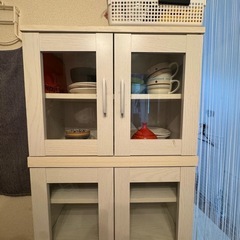 食器棚の画像