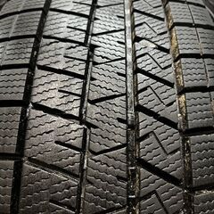DUNLOP WINTER MAXX WM03 215/60R16 16インチ スタッドレス 4本 21年製 バリ溝 ヴェゼル CX-3 エスティマ マークX等　(KTB322)クレジットカード QRコード決済可能の画像