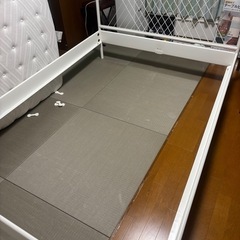 IKEAのダブルベッドフレームとニトリのN-sleepマットレスダブルの画像