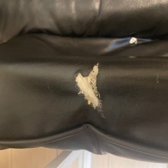 黒革ソファの画像