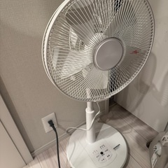 高さ調節可能な扇風機の画像