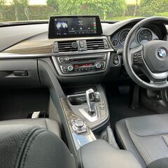BMW 320d ツーリング ラグジュアリー！7万キロ！革シート！パノラマルーフ！CarPlay！の画像