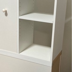 【受渡決定済】洋服掛け付き隙間収納　本棚の画像