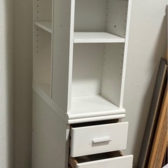 【受渡決定済】洋服掛け付き隙間収納　本棚の画像