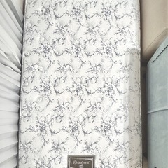 【美品】シモンズセミダブルマットレス6.5インチゴールデンバリュースイートECOの画像