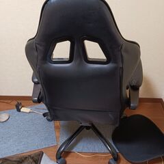 配達可!!【定価約４万】ゲーミングチェア  リクライニング フットレス付きの画像