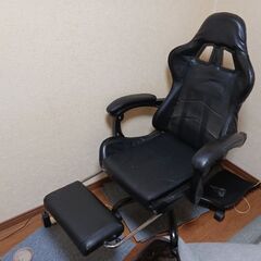 配達可!!【定価約４万】ゲーミングチェア  リクライニング フットレス付きの画像