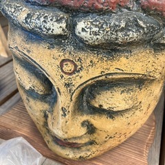 臼杵の石仏頭のモニュメントの画像