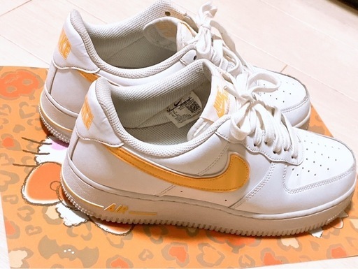 NIKEスニーカー（黄色?）