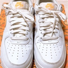 NIKEスニーカー（黄色💛）の画像