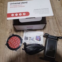 車載 吸盤式タブレットホルダーの画像