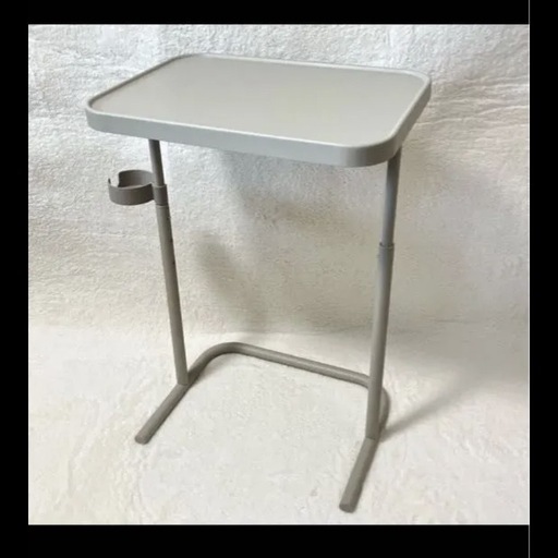 IKEAのBJÖRKÅSEN（ビョルコーセン）ラップトップスタンドです