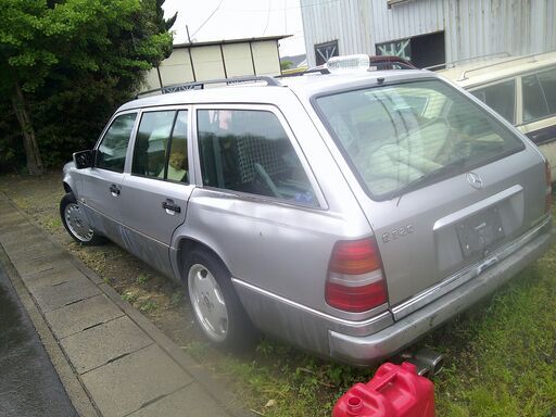 Mベンツ124-E320.95年型のTEワゴンです一台丸ごと部品販売-ボデーも販売