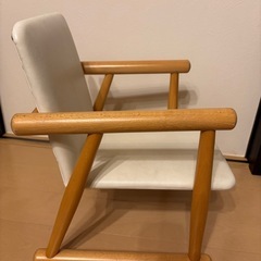 ホワイトキッズチェア　木製フレームの画像