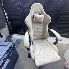 ゲーミングチェアーの画像