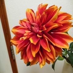 無料差し上げますアマリリスとダリアの造花のみ花瓶はつきませんの画像