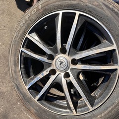 日産　セレナ外し　ホイールタイヤセット　4本　サイズ195/60R16 タイヤ年式2023年の画像