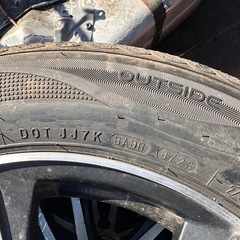 日産　セレナ外し　ホイールタイヤセット　4本　サイズ195/60R16 タイヤ年式2023年の画像