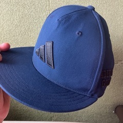 adidasキャップの画像