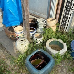 無料！早い者勝ち！江南市！鉢、火鉢、花瓶差し上げますの画像