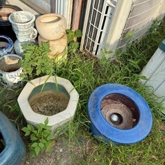 無料！早い者勝ち！江南市！鉢、火鉢、花瓶差し上げますの画像
