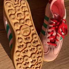 アディダス　ガゼル　adidas　スニーカーの画像