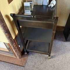 天然木のワゴン台がしっかりしてます。の画像