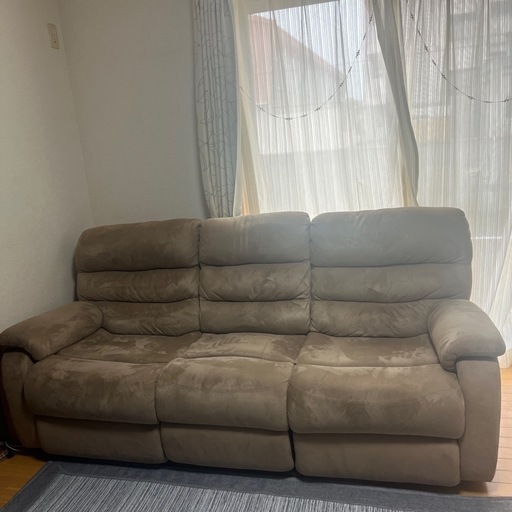 美品　電動ソファー　三人掛け　ベージュ
