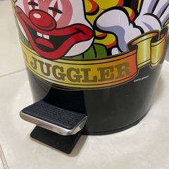 ジャグラー ゴミ箱 ペダル式　スロット 蓋付きの画像