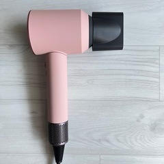 Dyson ヘアドライヤー さくらロゼゴールド　スタンド付き（箱無し）
の画像