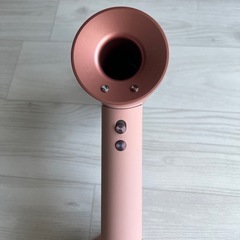 Dyson ヘアドライヤー さくらロゼゴールド　スタンド付き（箱無し）
の画像