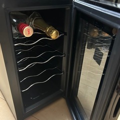 引越しの為急遽！値下げしました！ワインセラーの画像
