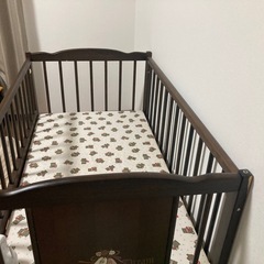 ベビーベッドの画像