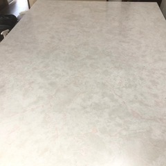 アンティークテーブルの画像
