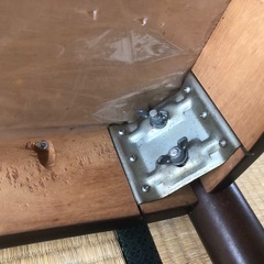 アンティークテーブルの画像