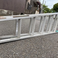 アルミ製の梯子　ハシゴ　脚立の画像