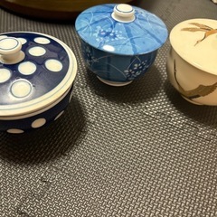 蓋付き湯のみの画像