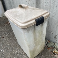 ゴミ箱　大型　家外用の画像