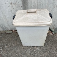 ゴミ箱　大型　家外用の画像