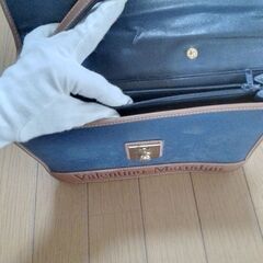 セカンドバック　クラッチバック　モスグリーン　Valentino  Marudini 未使用でも20年以上経年保管品のため多少汚れ等有りの画像