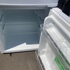 美品　24年製　高さ85cm　COMFEE' 冷蔵庫 90L 2ドア 右開き ホワイト RCT90WH/E 耐熱天板の画像